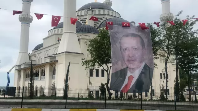 Zonguldak'ta her yer afişlerle süslendi! Kentte, Erdoğan'ın vereceği müjdenin telaşı yaşanıyor