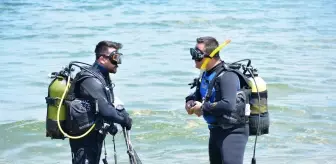 Bursa'da ilginç çevre eylemi...Denizden çıkardıklarıyla ahtapot yaptılar