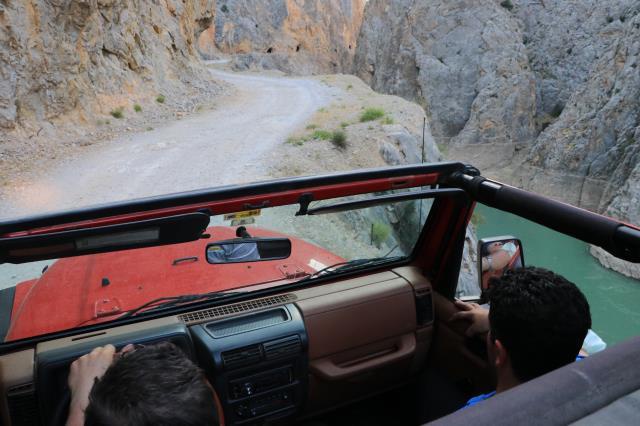 132 yılda tamamlanmıştı! Türkiye'nin en korkunç yolu, adrenalin tutkunlarının adresi oldu 132 yılda tamamlanmıştı! Türkiye'nin en korkunç yolu, adrenalin tutkunlarının adresi oldu