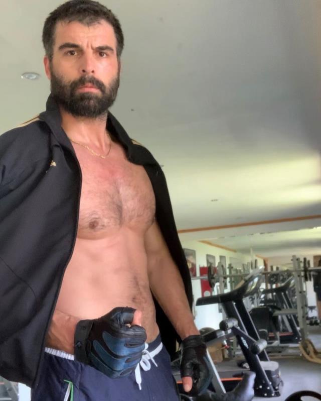 Hakkında köyde yaşıyor diye haberler çıkan Mehmet Akif Alakurt, tehditler savurdu