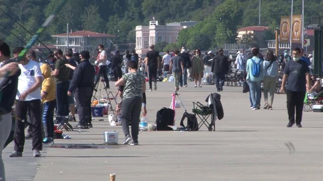 Kısıtlamasız ilk cumartesinde İstanbullular sahillere akın etti, trafik durma noktasına geldi