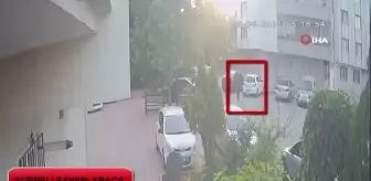 Gündüz vakti park halindeki otomobili böyle soydu