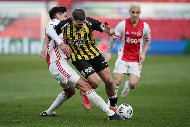 Fenerbahçe'den sürpriz transfer atağı! Fas asıllı Hollandalı futbolcu Oussama Tannane İstanbul'a geliyor