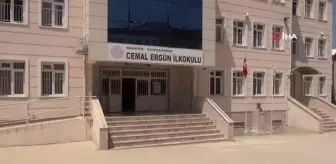 Koca yürekli minik öğrenciler