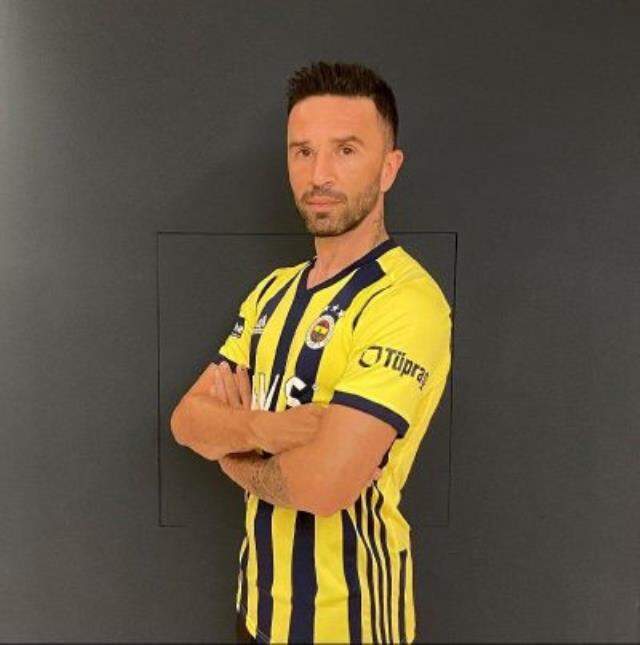 Gökhan Gönül, Fenerbahçe'de kalabilmek için her türlü fedakarlığı yapmaya hazır