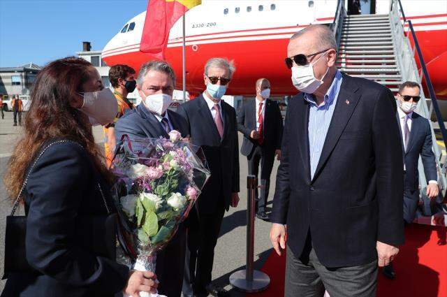 NATO zirvesi için Brüksel'e giden Cumhurbaşkanı Erdoğan ilk olarak Macaristan Başbakanı Orban ile görüştü NATO zirvesi için Brüksel'e giden Cumhurbaşkanı Erdoğan ilk olarak Macaristan Başbakanı Orban ile görüştü