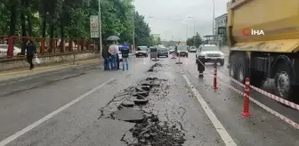 Bursa'da sağanak yağış...Dereler taştı, alt geçitleri ve iş yerlerini su bastı, cadde ve sokaklar göle döndü
