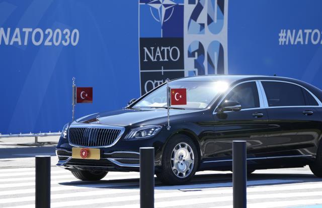 Cumhurbaşkanı Erdoğan NATO Karargahı'nda! Merakla beklenen zirve başlıyor Cumhurbaşkanı Erdoğan NATO Karargahı'nda! Merakla beklenen zirve başlıyor