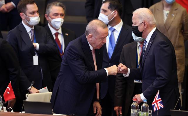 Kritik görüşmeye saatler kala Cumhurbaşkanı Erdoğan ile Biden arasında ilk temas gerçekleşti