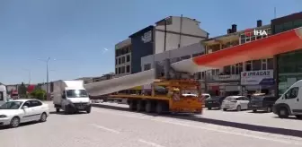 60 metre uzunluğundaki pervaneler böyle taşındı