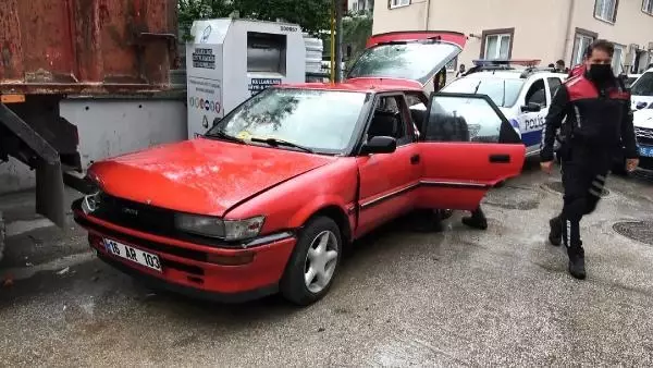 Polisin 'dur' ihtarına uymadı! Yakalanınca, 'Ehliyetim yok' dedi