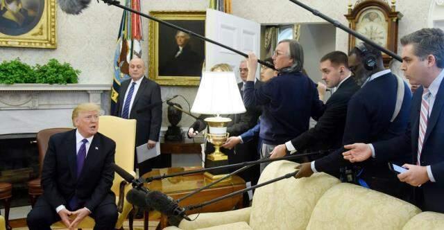 ABD'nin başkanları değişiyor, huyları değişmiyor! Trump'tan sonra Biden da gazeteci azarladı ABD'nin başkanları değişiyor, huyları değişmiyor! Trump'tan sonra Biden da gazeteci azarladı