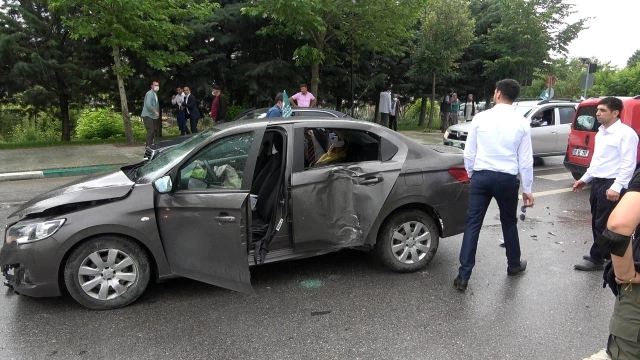 Davutoğlu'nun konvoyunda kaza: Genel Başkan Yardımcısı ve bir çocuk yaralandı