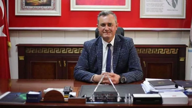 CHP'den istifa ettiğini duyuran Düziçi Belediye Başkanı Alper Öner, AK Parti'ye geçti