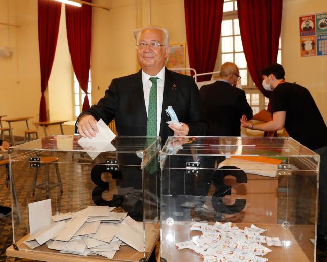 Seçim heyecanı yaşayan Galatasaray'da başkan adayları da oylarını kullandı