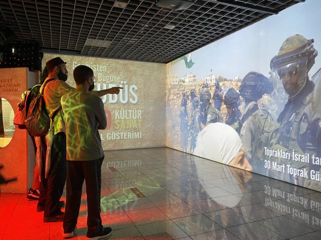 'Geçmişten Bugüne Kudüs' dijital gösterimi bir ay boyunca Marmaray Yenikapı İstasyonu'nda