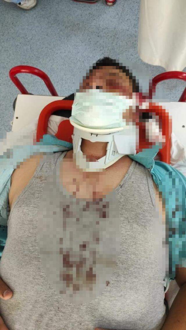 Lütfü Türkkan'ın kaçak villasının yıkımını görüntüleyen muhabir darbedildi Lütfü Türkkan'ın kaçak villasının yıkımını görüntüleyen muhabir darbedildi