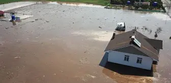 Başkent yağışa teslim! Yenimahalle'de dere taştı, 11 ev sular altında kaldı