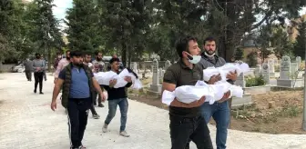 Son dakika haber! Yangında ölen 3 küçük kız kardeş yan yana defnedildi