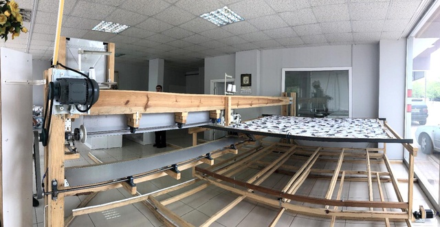 Dikim makinesi fiyatı yüksek olunca ahşaptan kendisi üretti Dikim makinesi fiyatı yüksek olunca ahşaptan kendisi üretti