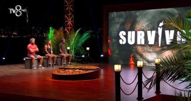 Nefes kesen oylama bitti! Aleyna'yı yenen Yiğit Poyraz, Survivor'da yarı finale kaldı