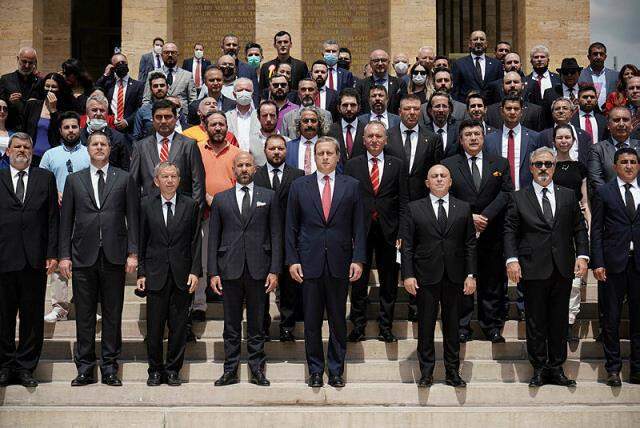 Başkan Burak Elmas, borçsuzluk kağıdıyla ilgili kapıda bekleyen tehlikeyi itiraf etti Başkan Burak Elmas, borçsuzluk kağıdıyla ilgili kapıda bekleyen tehlikeyi itiraf etti