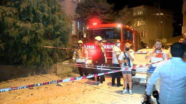 Sarıyer'de daha önce boşaltılan 9 katlı bina çöktü, bölge halkı sokaklara döküldü Sarıyer'de daha önce boşaltılan 9 katlı bina çöktü, bölge halkı sokaklara döküldü