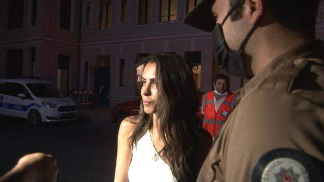 Oyuncu Ayşegül Çınar'ın skandallarına bir yenisi daha eklendi! Polise kafa atıp, ''Sizi Sedat Peker'in adamlarına vurduracağım'' diye tehdit etmiş