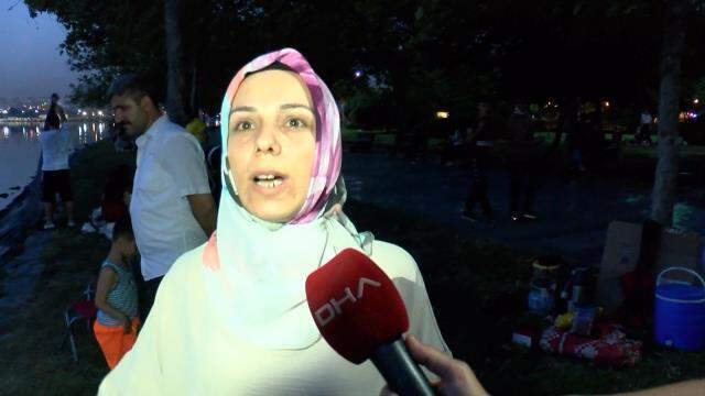 Gece gölün etrafında yürüyen vatandaşlar fark etti! Küçükçekmece Gölü'nde balık ve yengeçler kıyıya vurdu Gece gölün etrafında yürüyen vatandaşlar fark etti! Küçükçekmece Gölü'nde balık ve yengeçler kıyıya vurdu