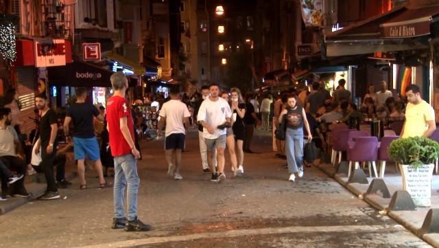 Kısıtlama sona erdi, İstanbul akşamları hareketlendi! Eğlence mekanları doldu taştı Kısıtlama sona erdi, İstanbul akşamları hareketlendi! Eğlence mekanları doldu taştı