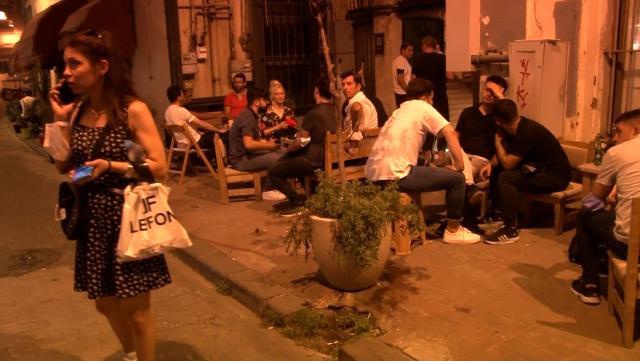 Kısıtlama sona erdi, İstanbul akşamları hareketlendi! Eğlence mekanları doldu taştı Kısıtlama sona erdi, İstanbul akşamları hareketlendi! Eğlence mekanları doldu taştı