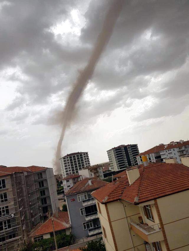 Ankara'da hortum paniği! 10 dakika süren korku dolu anlar kameralara yansıdı