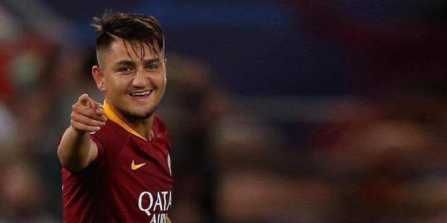 Milli futbolcumuz Cengiz Ünder, Marsilya ile sözleşme imzalamak için Fransa'ya gitti Milli futbolcumuz Cengiz Ünder, Marsilya ile sözleşme imzalamak için Fransa'ya gitti