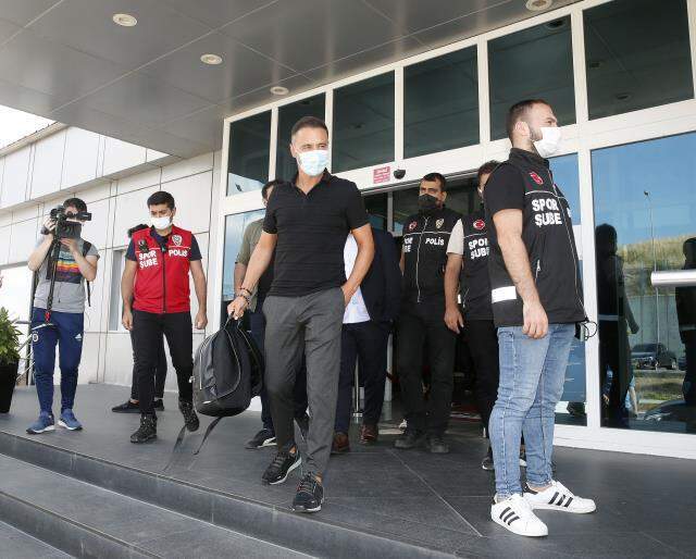 Fenerbahçe'nin yeni teknik direktörü Vitor Pereira, İstanbul'a geldi Fenerbahçe'nin yeni teknik direktörü Vitor Pereira, İstanbul'a geldi