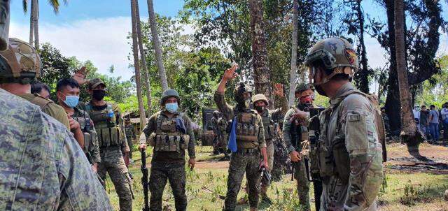 Filipinler'de askeri uçağın inişi sırasında kaza! En az 45 kişi hayatını kaybetti Filipinler'de askeri uçağın inişi sırasında kaza! En az 45 kişi hayatını kaybetti