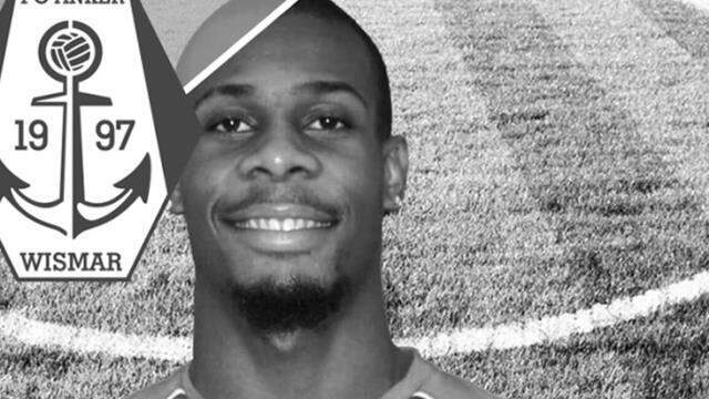 İngiltere'de iki yaşında çocuğu rehin alan futbolcu, polis tarafından 4 kurşunla öldürüldü İngiltere'de iki yaşında çocuğu rehin alan futbolcu, polis tarafından 4 kurşunla öldürüldü