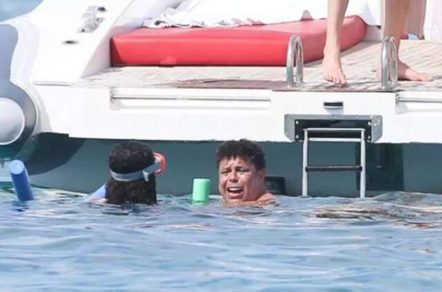 Aşırı kilo alan Brezilyalı efsane futbolcu Ronaldo'nun son hali görenleri şaşkına çevirdi