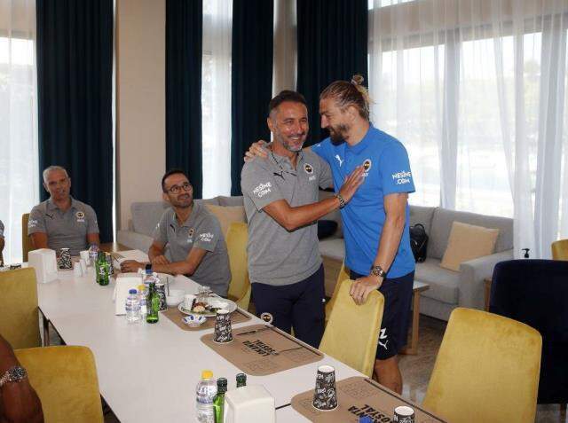 Büyük buluşma gerçekleşti! Vitor Pereira ile Caner Erkin'in samimi fotoğrafına beğeni yağdı Büyük buluşma gerçekleşti! Vitor Pereira ile Caner Erkin'in samimi fotoğrafına beğeni yağdı