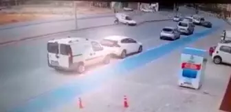 Otomobilin çarptığı yayanın yanından geçip gittiler...Yayanın metrelerce sürüklendiği feci kaza kamerada