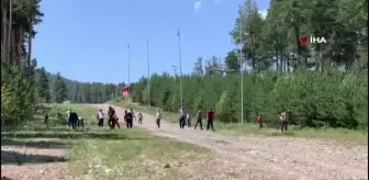 Sarıkamış'ta vatandaşlar kayak merkezinin taşlarını temizledi