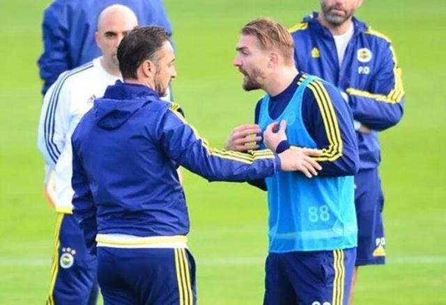 Caner Erkin: Vitor Pereira hocama laf edenin karşısına ilk ben çıkacağım Caner Erkin: Vitor Pereira hocama laf edenin karşısına ilk ben çıkacağım