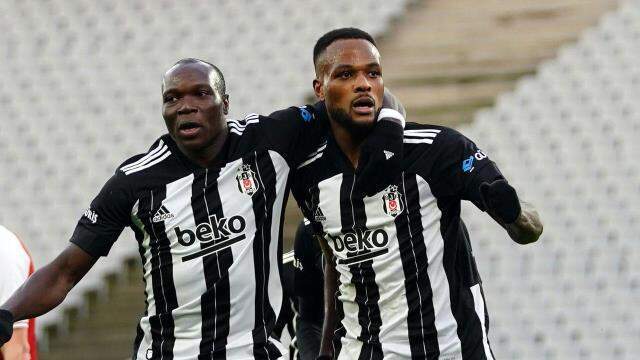 Aboubakar vakası iki! Yeni sözleşme teklifi yapılan Larin'in verdiği yanıt şaşkına çevirdi Aboubakar vakası iki! Yeni sözleşme teklifi yapılan Larin'in verdiği yanıt şaşkına çevirdi