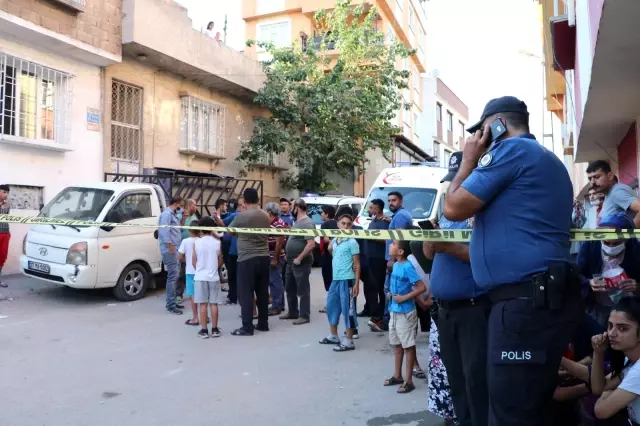 Tadilat sırasında üzerine tavan düşen işçi feci şekilde can verdi