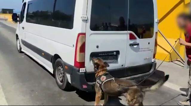 Van'da 62 kilo 700 gram toz esrar ele geçirildi Van'da 62 kilo 700 gram toz esrar ele geçirildi