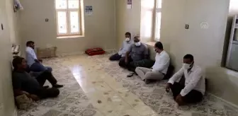 ŞANLIURFA - Harran'da sağlıkçılar Arapça anonslarla vatandaşları aşı olmaya çağırdı