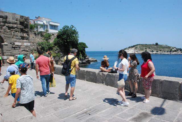 Oteller bayram öncesinde yüzde 100 doldu! 6 bin nüfuslu Amasra'ya 200 bin turist bekleniyor