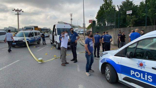 1 ay önce yol verme kavgası yaptığı adamın servisini taradı: 4 yaralı 1 ay önce yol verme kavgası yaptığı adamın servisini taradı: 4 yaralı