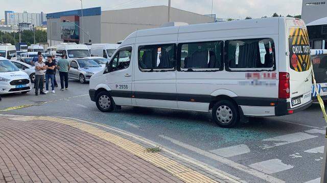 1 ay önce yol verme kavgası yaptığı adamın servisini taradı: 4 yaralı 1 ay önce yol verme kavgası yaptığı adamın servisini taradı: 4 yaralı