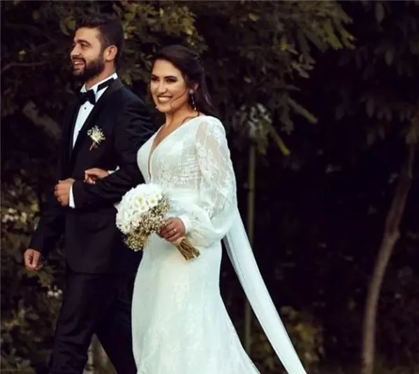 Çok Güzel Hareketler 2'nin sevilen ismi evlendi