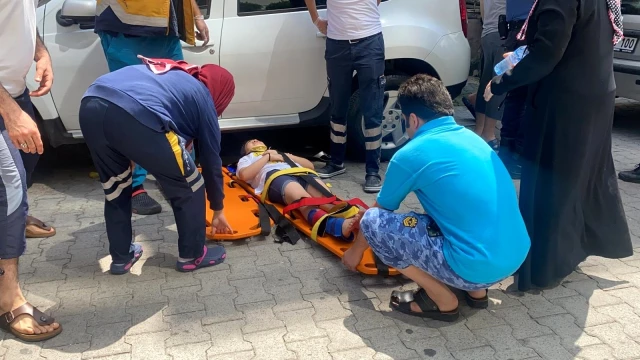 İstanbul'da korku dolu anlar: Otomobil 10 yaşındaki kız çocuğunun bacaklarını ezdi